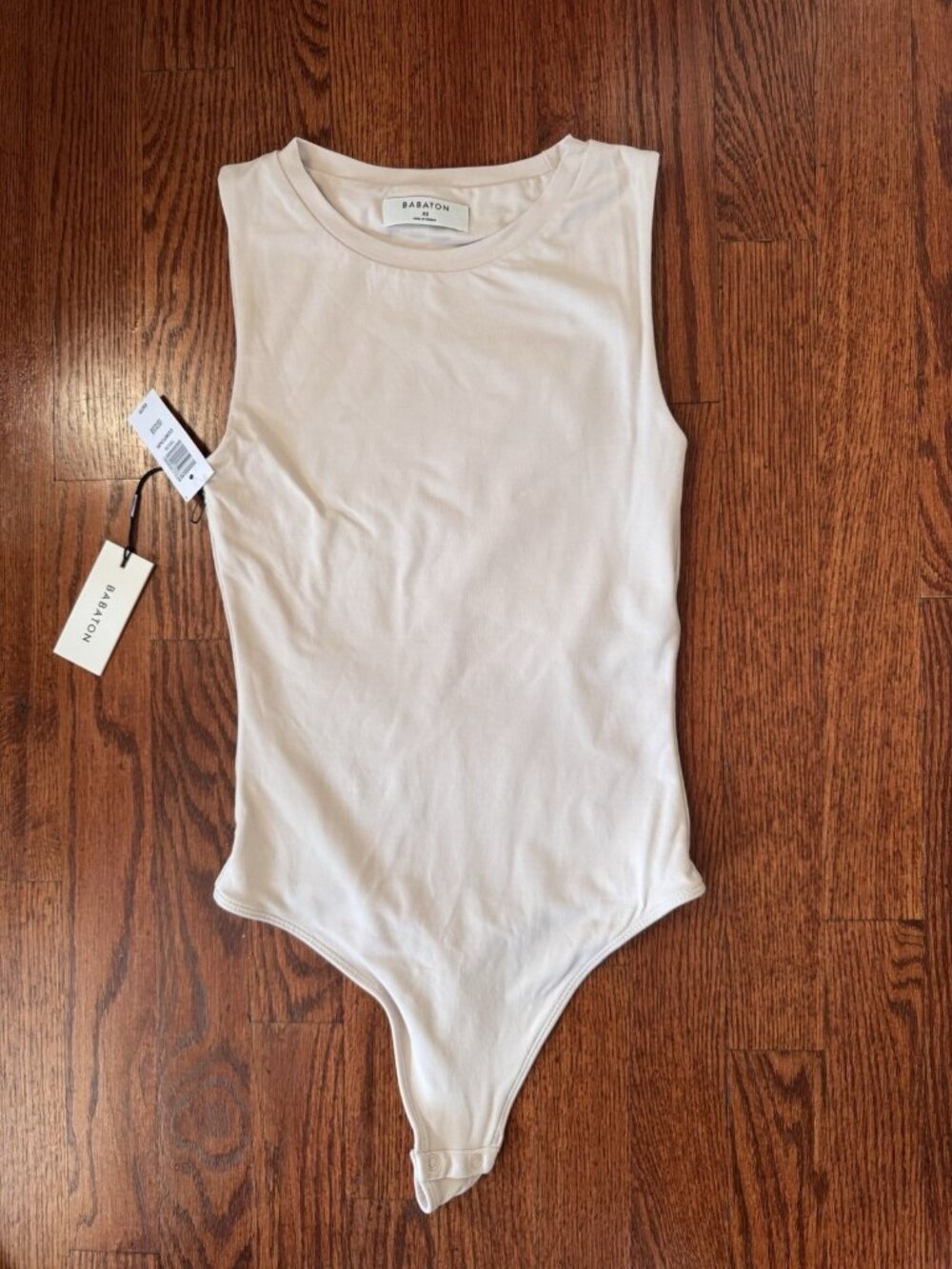 NWT Babaton Contour Womens Nude Cream Sleeveless Crew Neck Bodysuit Size XS
